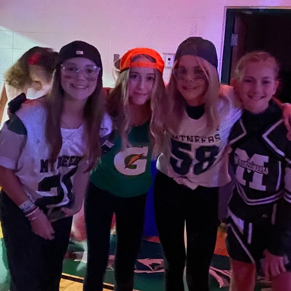 Meet your Posher, Molly - Picture 1 of 1